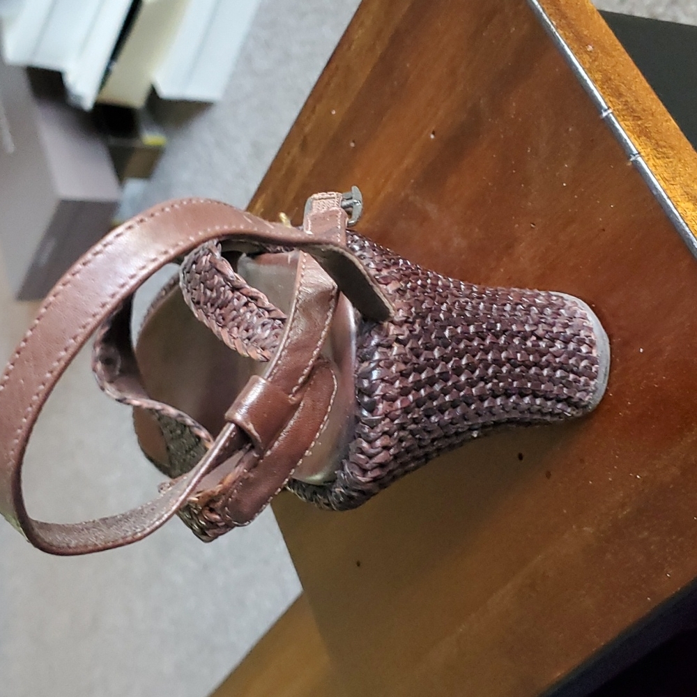 Sandals - Picture 3 of 4